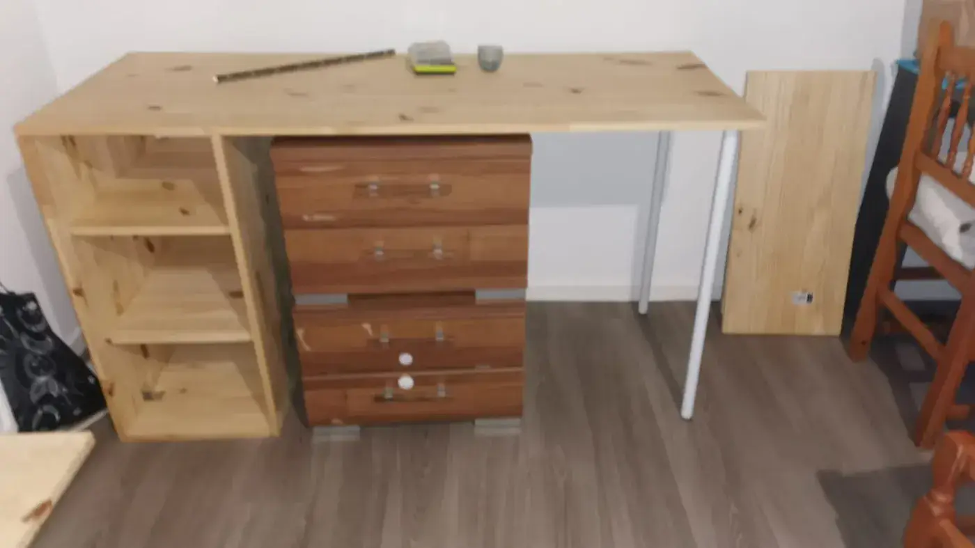 Bureau en pin sur mesure